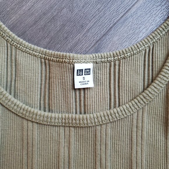 Uniqlo Ribbed Tank Top in Olive Green - Picture 3 of 8